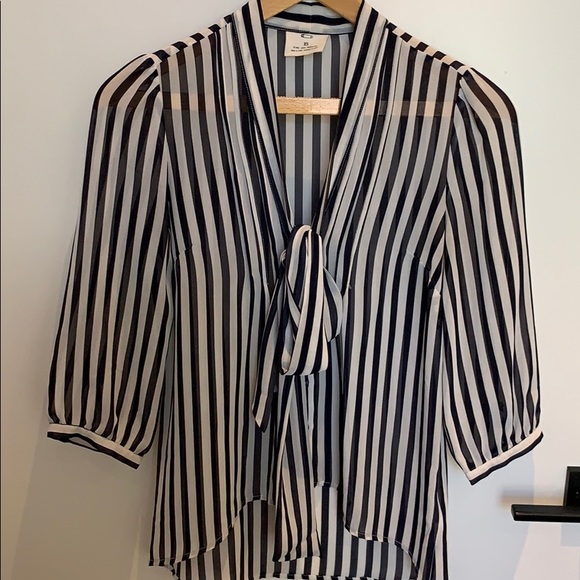 Urban Outfitters 2-pack Tie Front Blouse - Picture 10 of 16